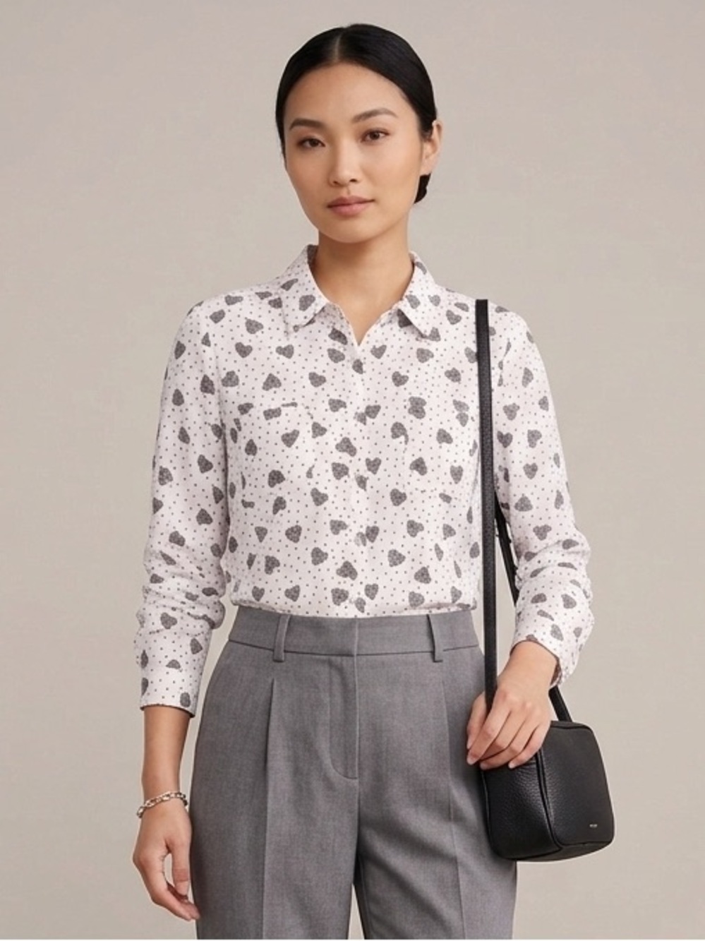 Reitmans Petite Heart Print Button Down Blouse size Medium
